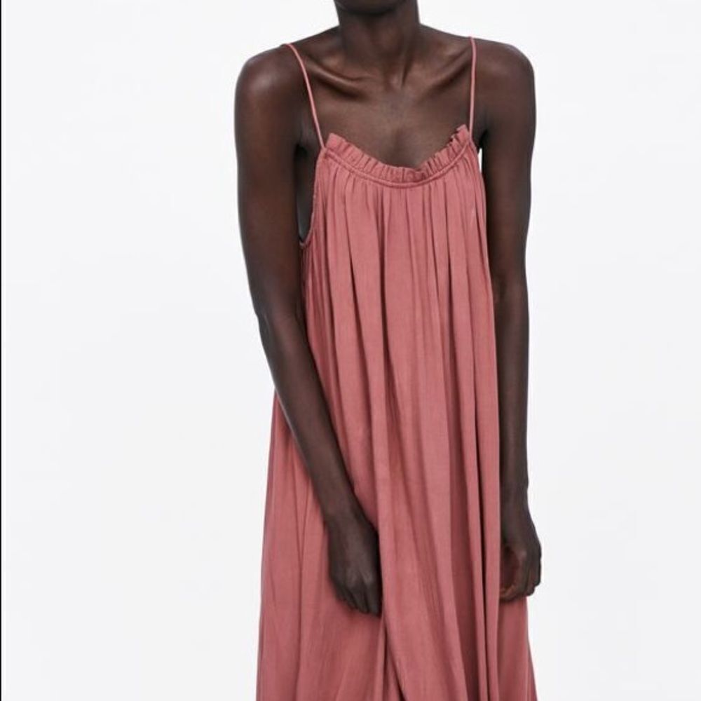 ✨ LONG SLIP DRESS✨ - Picture 4 of 9